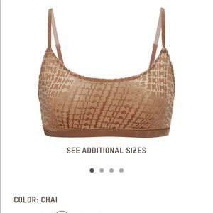 SKIMS velvet scoop bra NWT